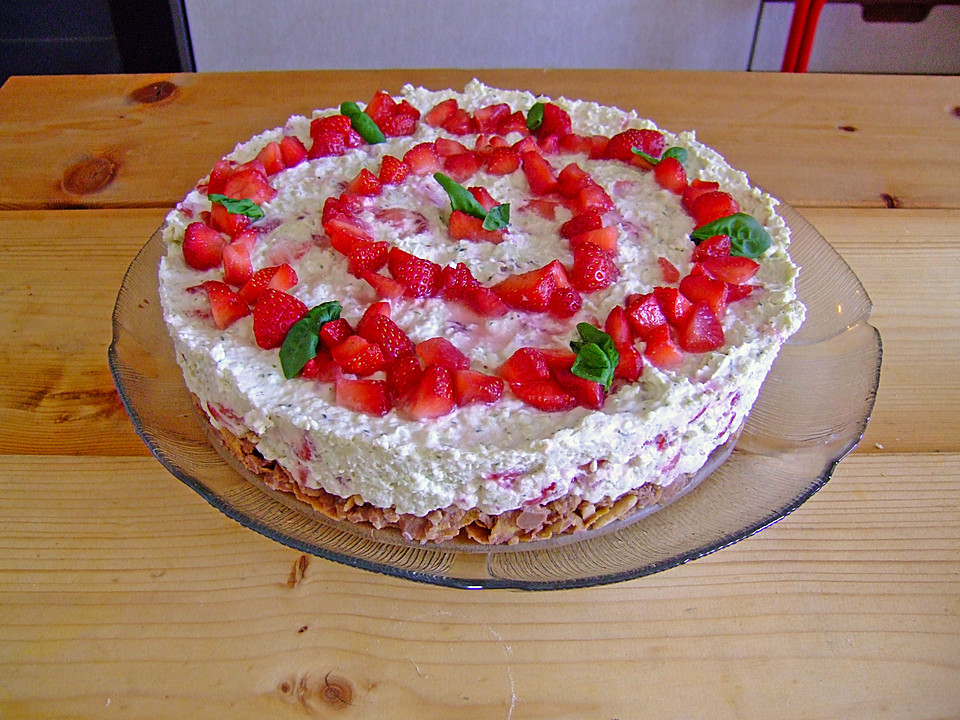 Erdbeer - Basilikum - Torte von ManuGro | Chefkoch.de