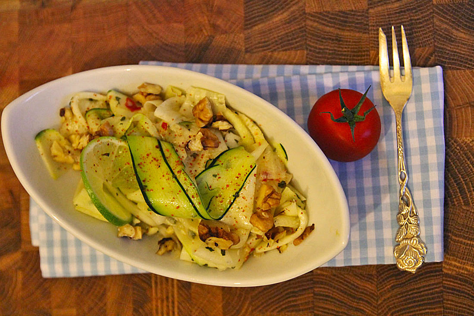 Zucchini - Salat Mit Minz - Vinaigrette Von Bushcook | Chefkoch.de