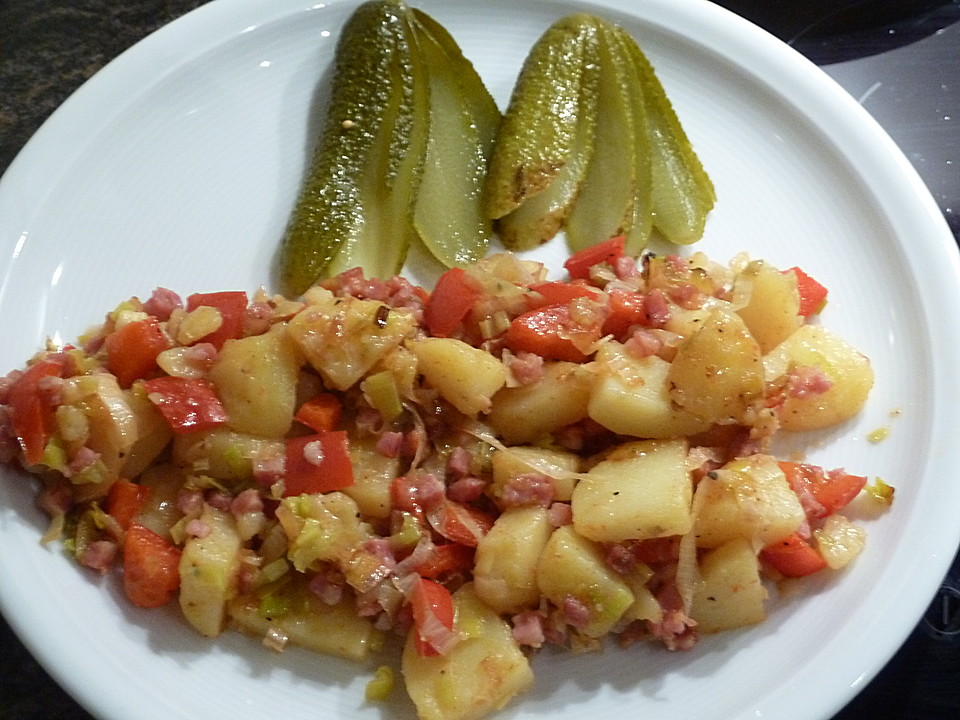 Kartoffel-Speck-Lauch-Pfanne mit Paprika von gabipan | Chefkoch.de