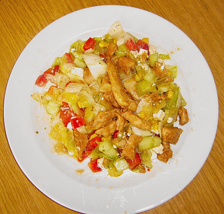 Salat mit Hähnchenbruststreifen von yolaewen | Chefkoch.de