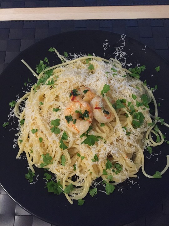 Spaghetti aglio e olio mit Knoblauchgarnelen von madb | Chefkoch.de