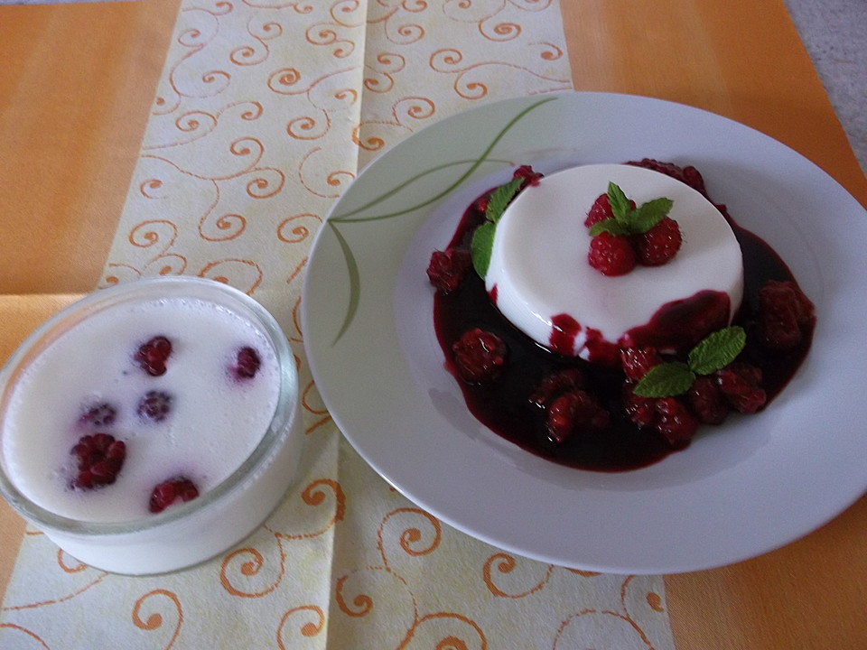 Gestürzte Quarkbombe mit Erdbeeren von LaChica06 | Chefkoch.de