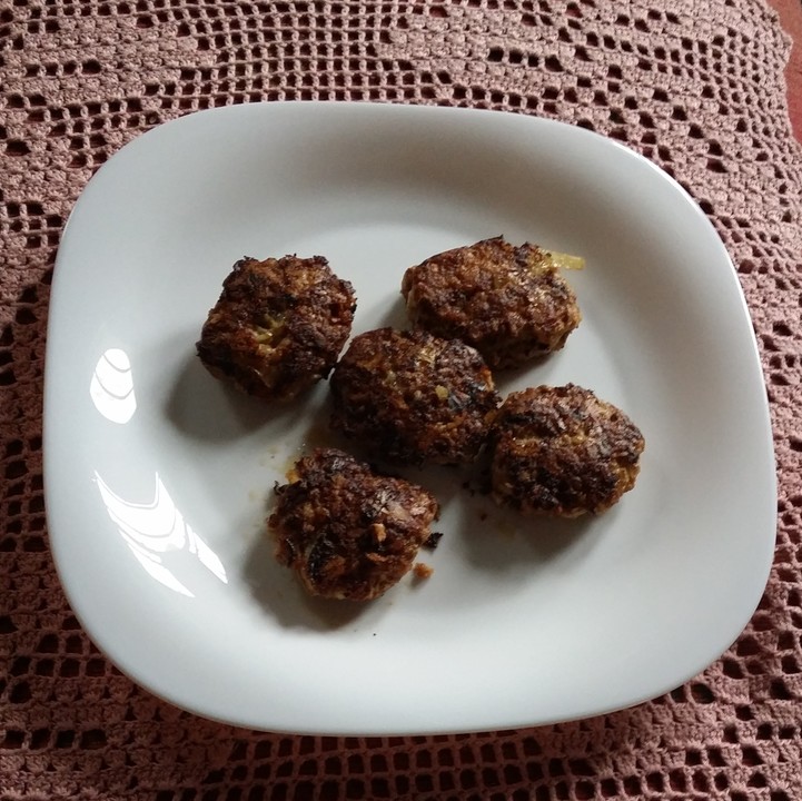 Käsefrikadellen mit Putenhackfleisch von SourCitron | Chefkoch.de