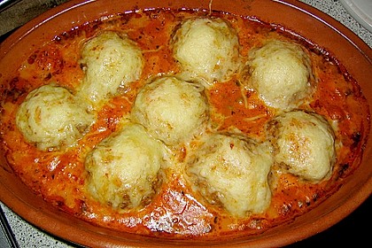 Gratinierte Hack - Laibchen in Tomaten - Champignon - Sauce 11