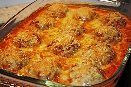 Gratinierte Hack - Laibchen in Tomaten - Champignon - Sauce 4