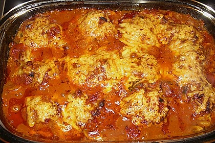 Gratinierte Hack - Laibchen in Tomaten - Champignon - Sauce 7