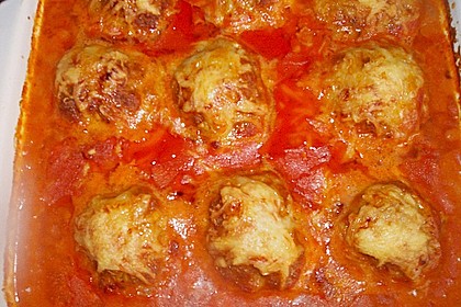 Gratinierte Hack - Laibchen in Tomaten - Champignon - Sauce 52