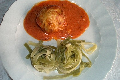 Gratinierte Hack - Laibchen in Tomaten - Champignon - Sauce 10