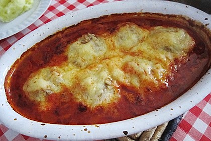 Gratinierte Hack - Laibchen in Tomaten - Champignon - Sauce 38