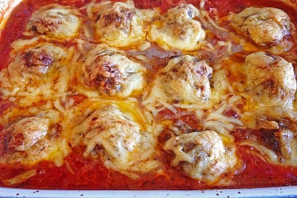 Gratinierte Hack - Laibchen in Tomaten - Champignon - Sauce 9