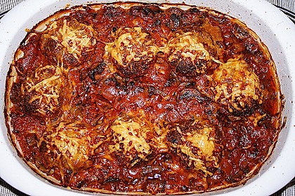 Gratinierte Hack - Laibchen in Tomaten - Champignon - Sauce 17
