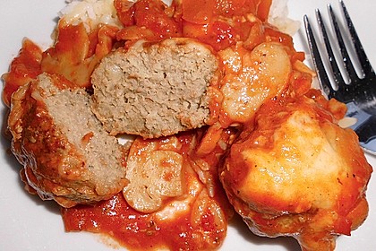 Gratinierte Hack - Laibchen in Tomaten - Champignon - Sauce 22