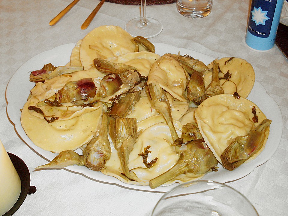 Ravioli di ricotta e pesce con Salsa di carciofi von neriZ ...