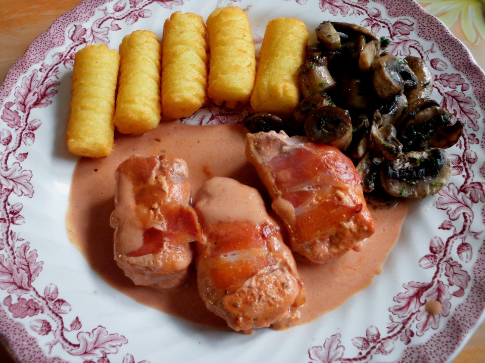 Involtini - Schweinefiletröllchen in Tomatensoße von tesoro99 | Chefkoch.de