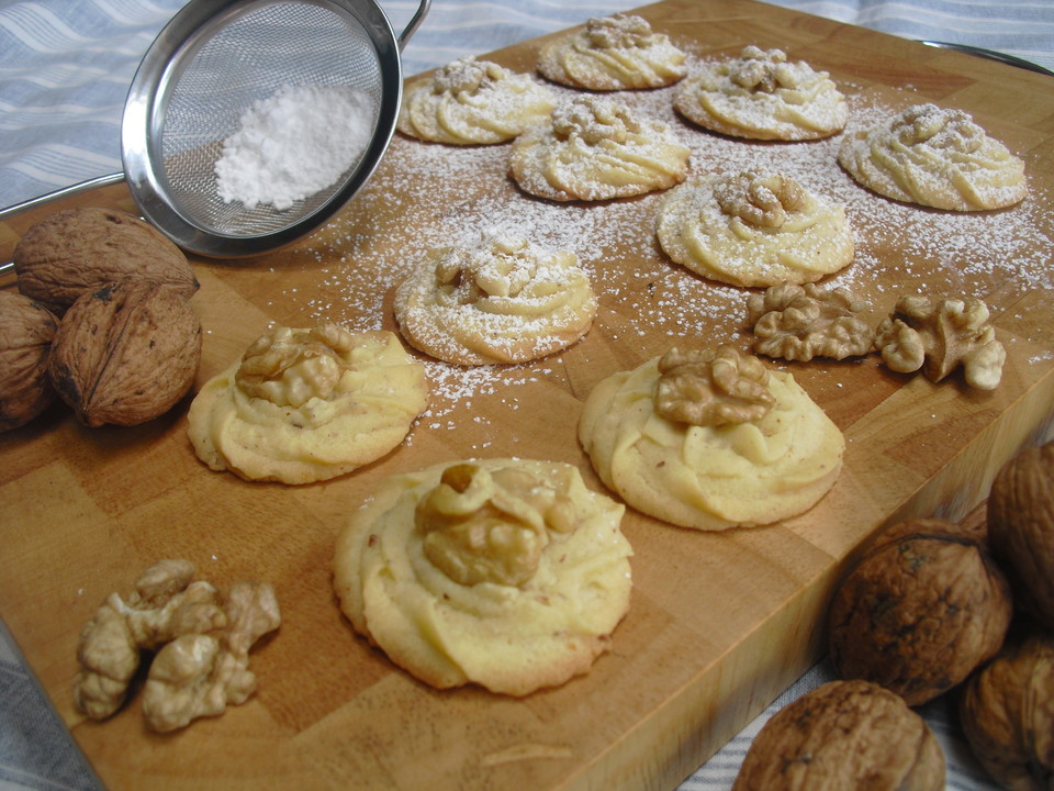 Walnuss - Plätzchen | Kekse backen rezept, Plätzchen rezept, Plätzchen ...