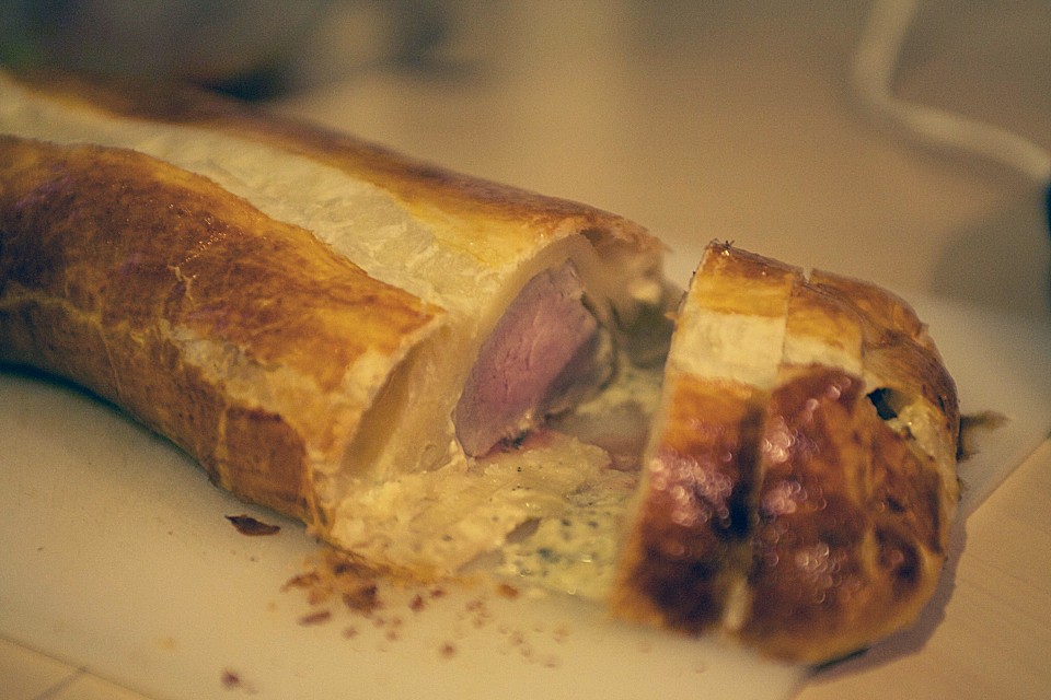 Schweinefilet mit Käsekruste im Blätterteigmantel von marionho60 ...