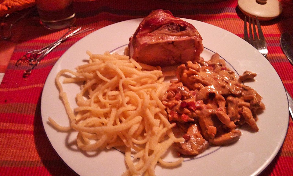 NT - Schweinefilet im Speckmantel mit Champignons und Spätzle von ...