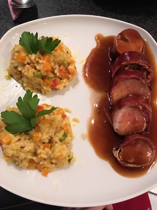 NT - Schweinefilet im Speckmantel mit Champignons und Spätzle von ...