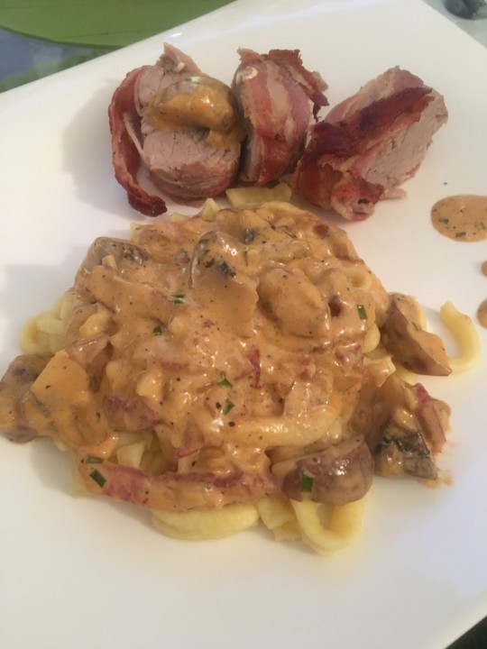 NT - Schweinefilet im Speckmantel mit Champignons und Spätzle von ... NT - Schweinefilet im Speckmantel mit Champignons und Spätzle von ...