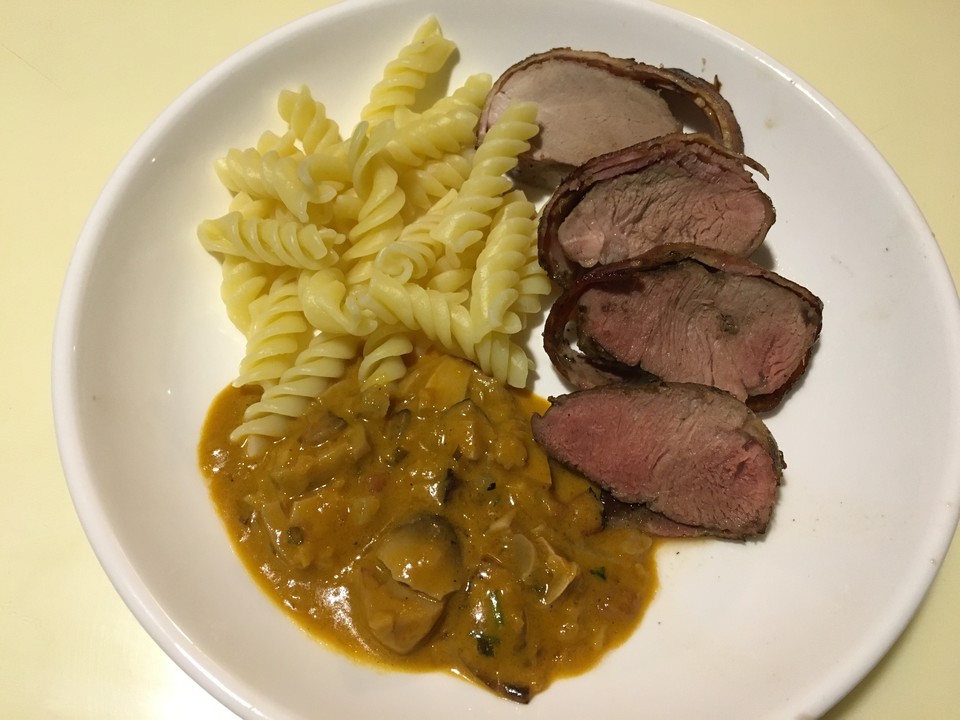 NT - Schweinefilet im Speckmantel mit Champignons und Spätzle von ...