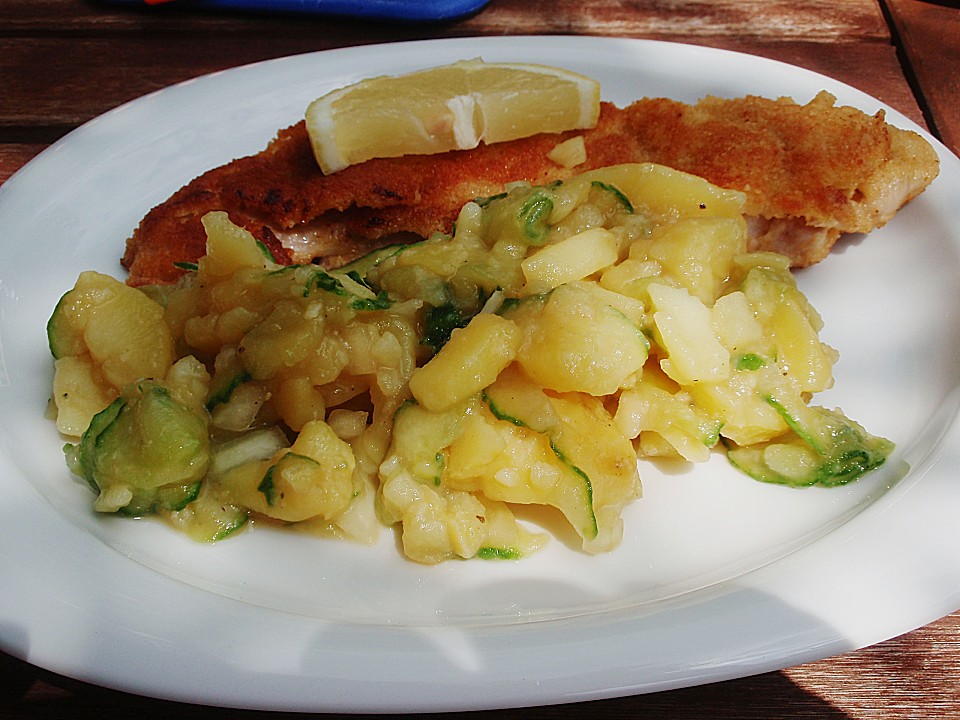 Lauwarmer Kartoffel - Gurkensalat von Goldbek | Chefkoch.de