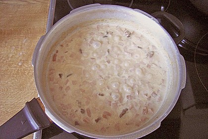 Bandnudeln mit Pfifferlingsauce 15