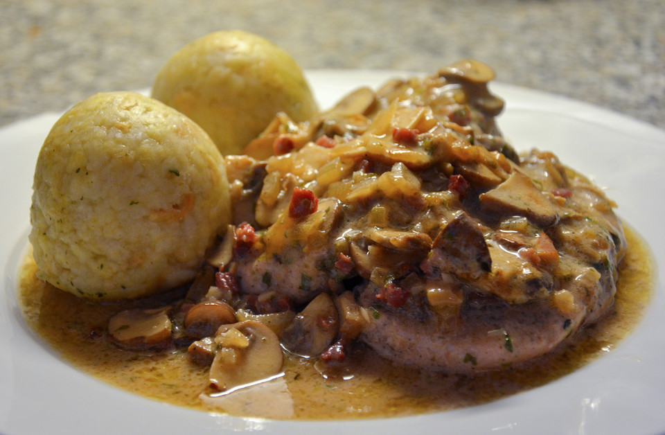 Schnitzelauflauf mit Champignon - Weißwein - Sahnesoße von Viniferia ...