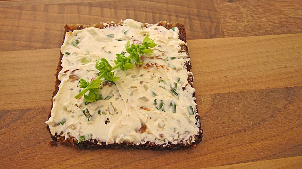 Frischkäse - Aufstrich mit getrockneten Tomaten und Basilikum von ...