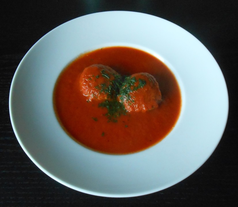 Feurige Tomatensuppe mit Hackbällchen von alina1st | Chefkoch.de