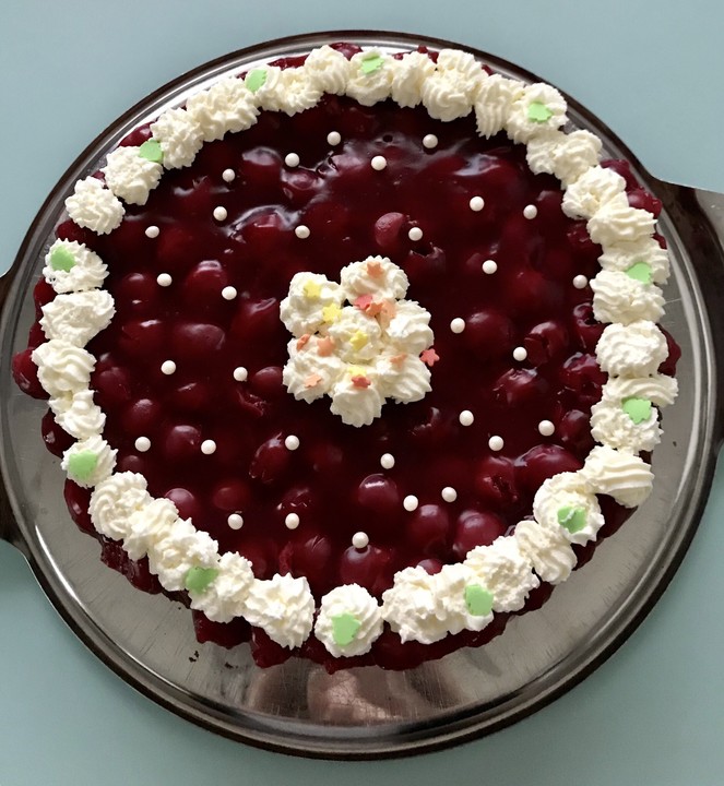 &amp;#39;Ki-Ba&amp;#39; - Torte mit Kirschen und Bananen von FlowerBomb | Chefkoch.de