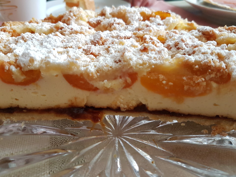 Saftiger Käsekuchen mit Aprikosen und Streuseln von Alcar75 | Chefkoch.de