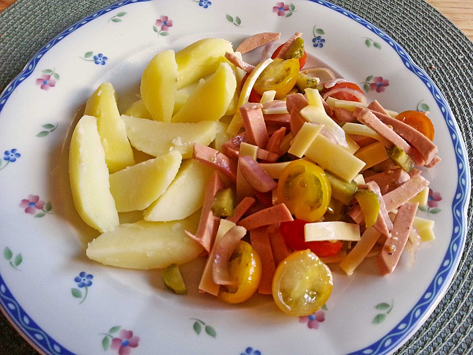 Leichter Wurstsalat, würzig - pikant, auch als fettarme Variante sehr ...