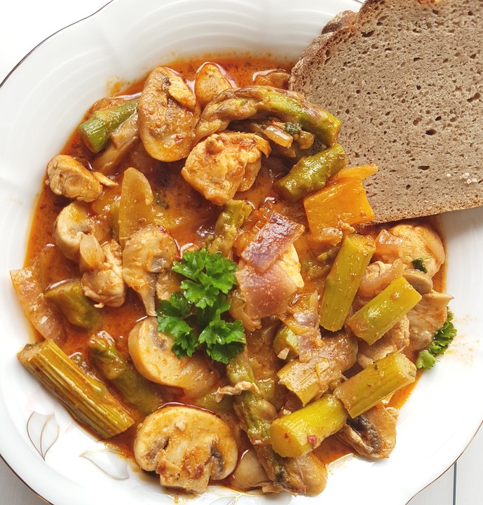 Putenragout mit grünem Spargel und Champignons von Sivi | Chefkoch.de