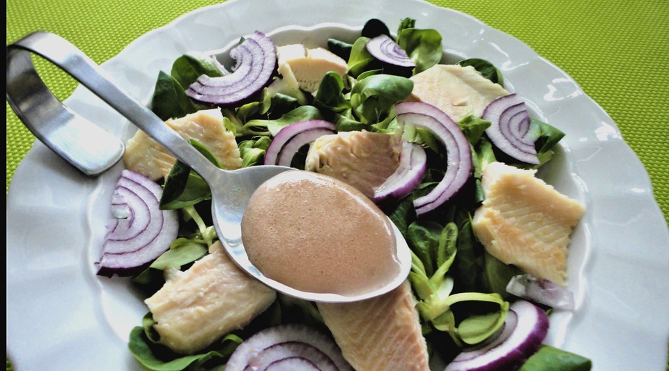 Feldsalat mit Räucherforelle oder anderem Räucherfisch von frankophil ...