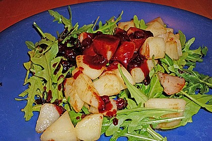 Rucola mit gebratenen Birnen und Preiselbeer - Dressing 3