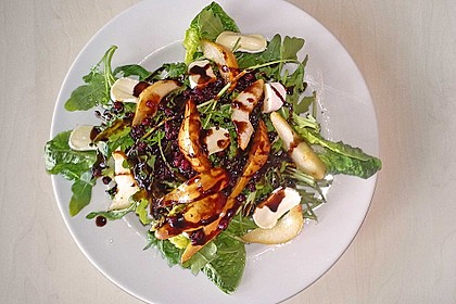 Rucola mit gebratenen Birnen und Preiselbeer - Dressing 1