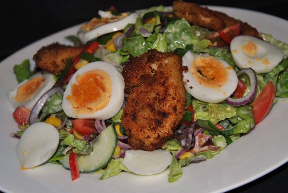 Schnitzelstreifen auf gemischtem Salat von mima53 | Chefkoch.de
