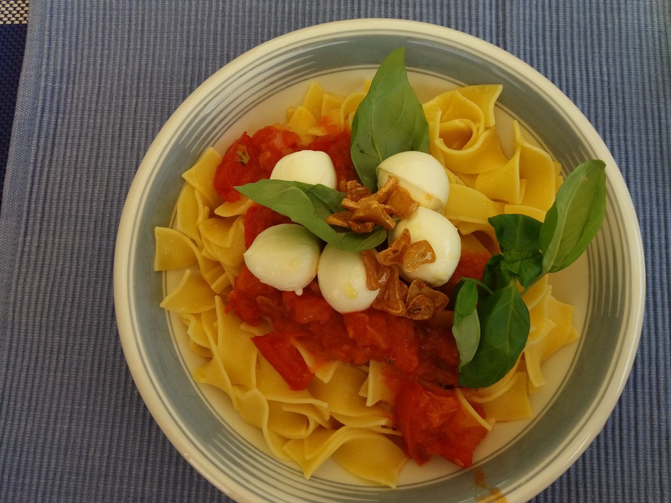 Nudeln mit Tomate - Mozzarella Soße von Cililein | Chefkoch.de