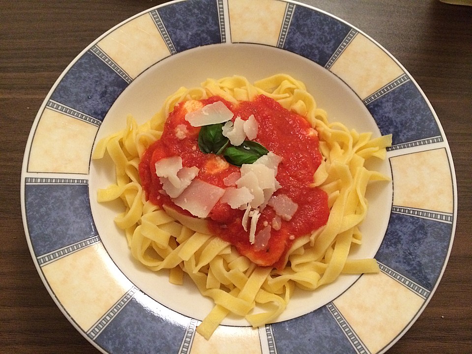 Nudeln mit Tomate - Mozzarella Soße von Cililein | Chefkoch.de