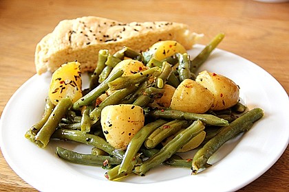 Libanesischer Kartoffelsalat würzig - pikant