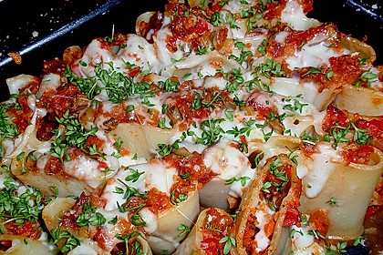 Gefüllte Nudeln mit Gemüseragout und Mozzarella überbacken 1