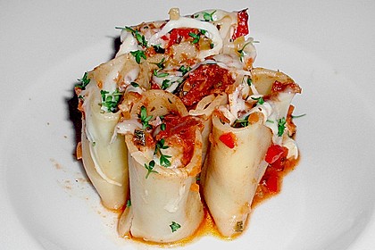 Gefüllte Nudeln mit Gemüseragout und Mozzarella überbacken 3