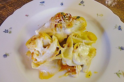 Gefüllte Nudeln mit Gemüseragout und Mozzarella überbacken 4