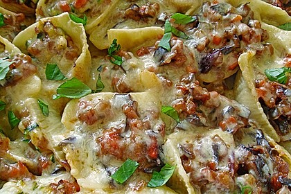 Gefüllte Nudeln mit Gemüseragout und Mozzarella überbacken 2