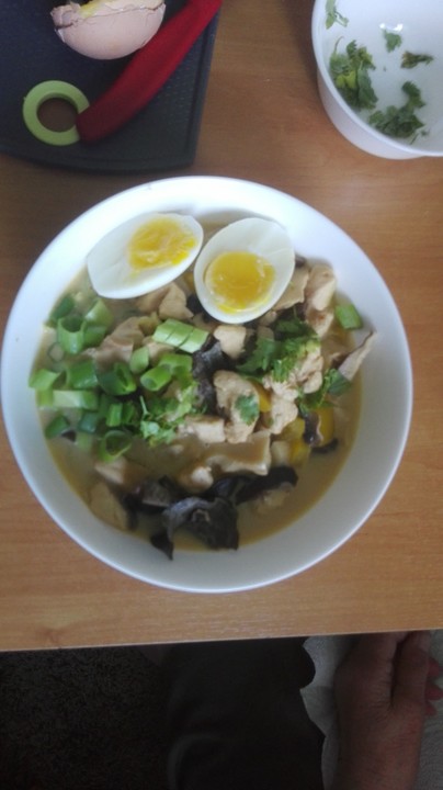 Pikante Thai Suppe mit Kokos und Hühnchen von mila_d | Chefkoch.de