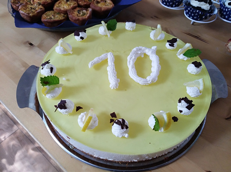 Einfache Zitronen - Joghurt - Torte von FrauMausE | Chefkoch.de