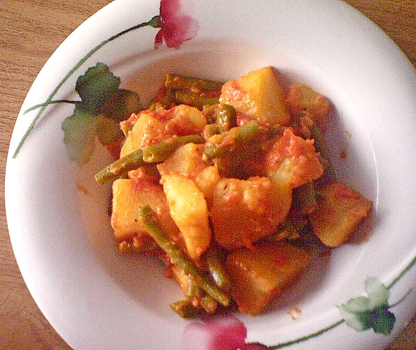 Grüne Bohnen in Tomaten - Öl - Sauce mit Kartoffeln von kaliorexi ...