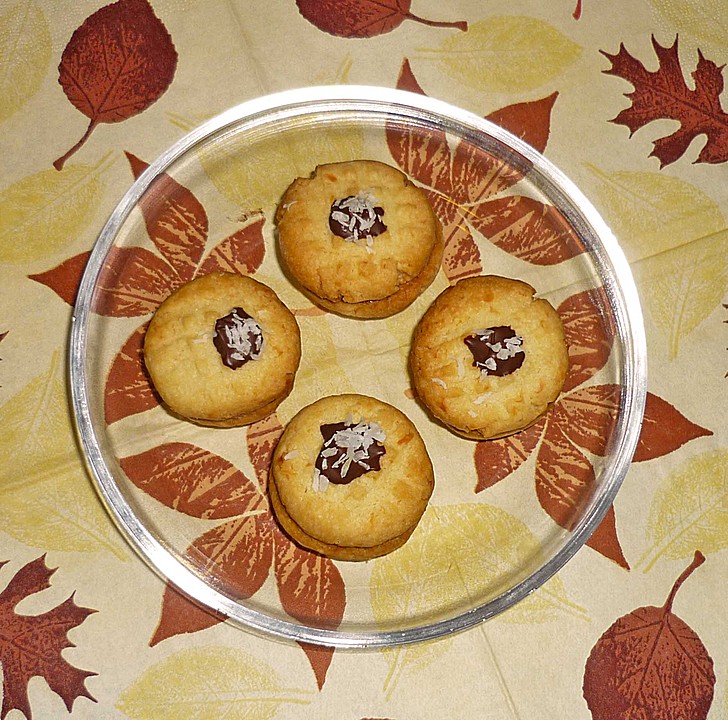 Gefüllte Kekse mit feinem Kokosnussgeschmack von Pumpkin-Pie | Chefkoch.de