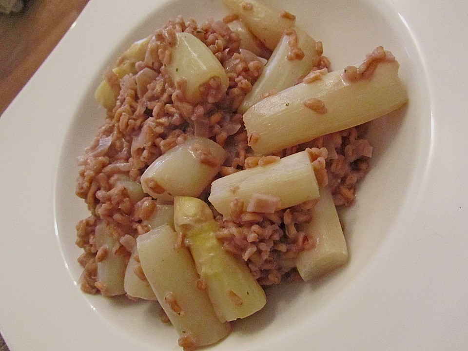 Zartweizen-Risotto mit gebratenem grünem Spargel von knulli | Chefkoch.de