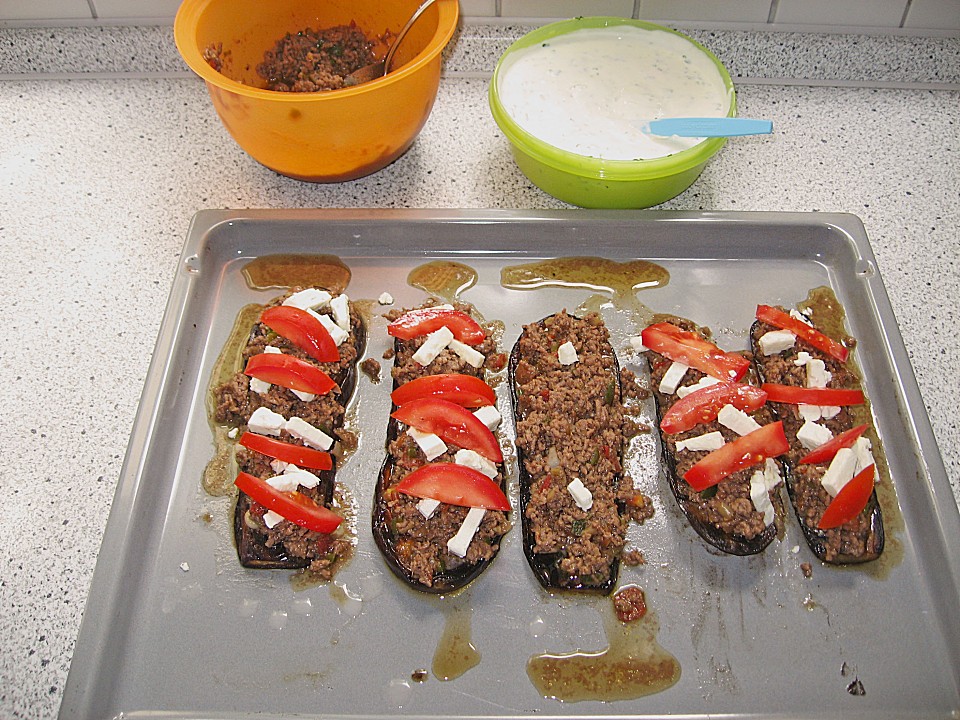 Orientalische Auberginen - Hackfleisch - Schiffchen Mit Joghurt Und ...